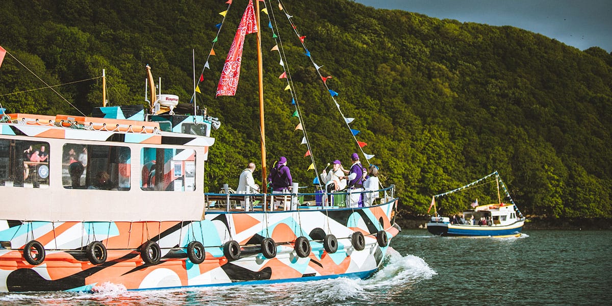 the-dazzle-ferry-the-working-boat-mini-beer-festival