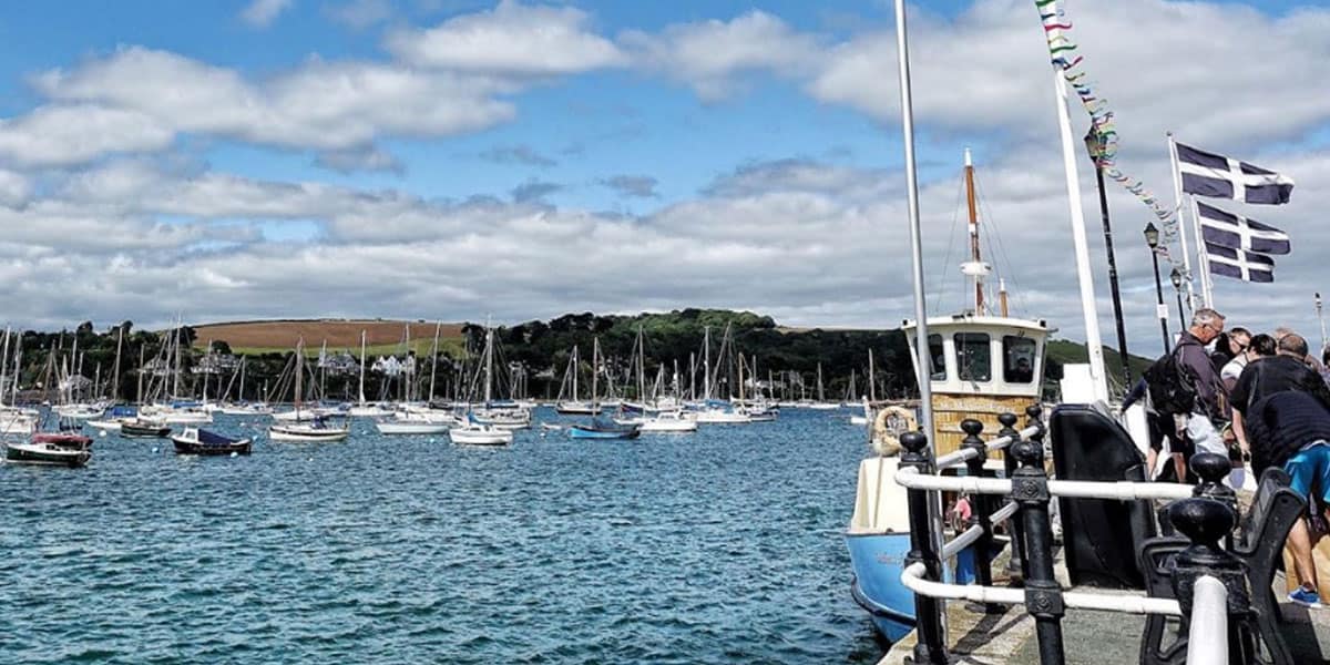 prince-of-wales-pier-pasty-in-falmouth-the-working-boat-pub