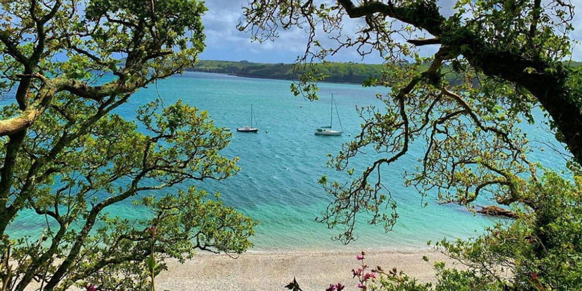 reasons-to-visit-falmouth-the-working-boat-pub-cornwall-the-helford-river-grebe-beach