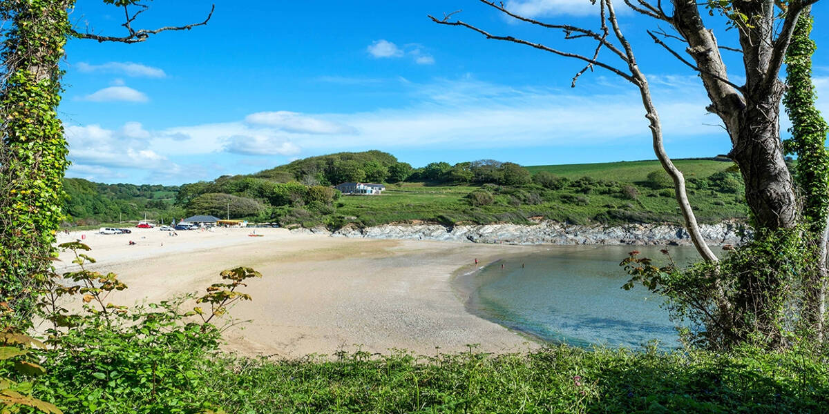 the-working-boats-favourite-sailing-spots-in-cornwall-maenporth