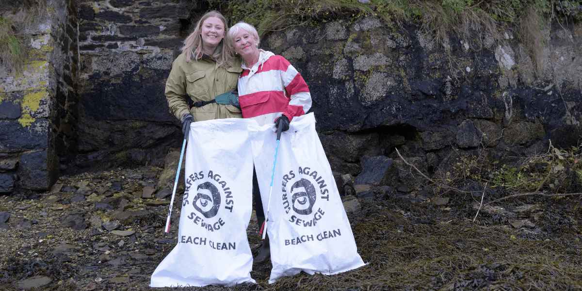 the-working-boat-pub-beach-clean-surfers-against-sewage-group-envirment-volunteers