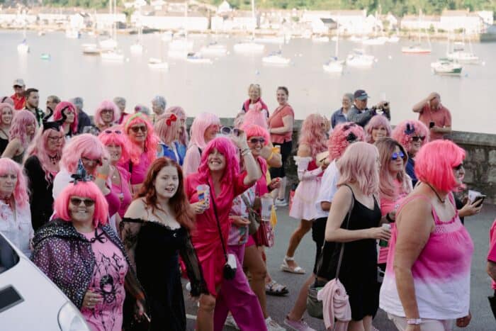 pink-wig-parade-working-boat-pub
