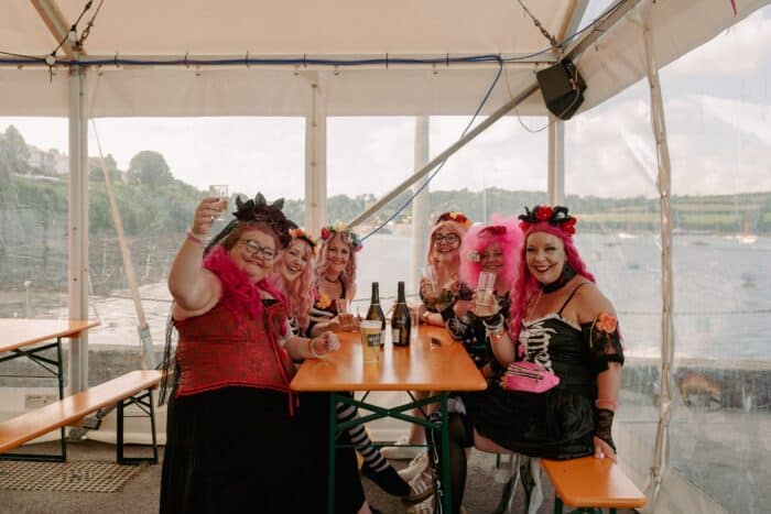 pink-wig-parade-working-boat-pub-greenbank-hotel
