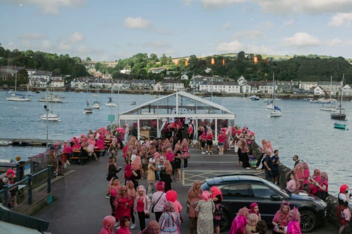 greenbank-hotel-people-parade-pink-wig-annual-pre-party